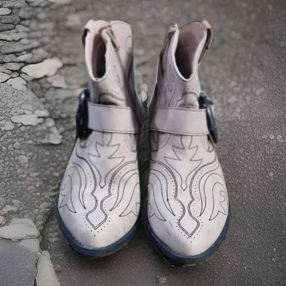 CATO WESTERN COMFORT Women's 9M Pink Faux Leather Silver Buckle Ankle Boots - Picture 3 of 7